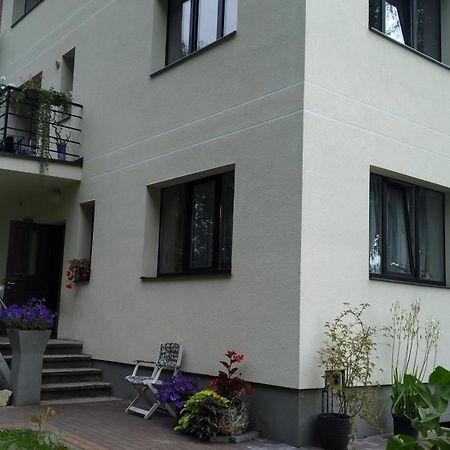Studio Apartment And Free Airport Transfer Riga Exterior photo